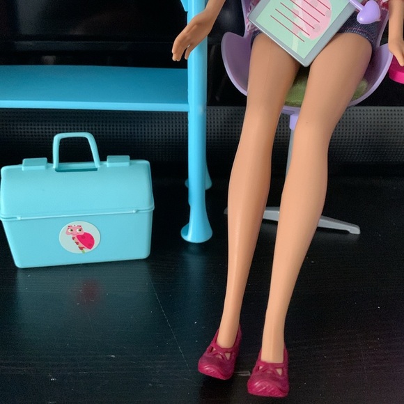 CCO 🎉 Barbie I Can Be Baby Doctor Doll Playset - Picture 6 of 9